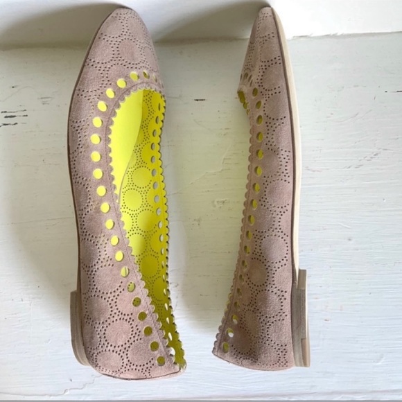 Diane Von Furstenberg Corolla Suede Laser Cut Round Toe Ballet Flat In Tan Sz 38 - Picture 6 of 11